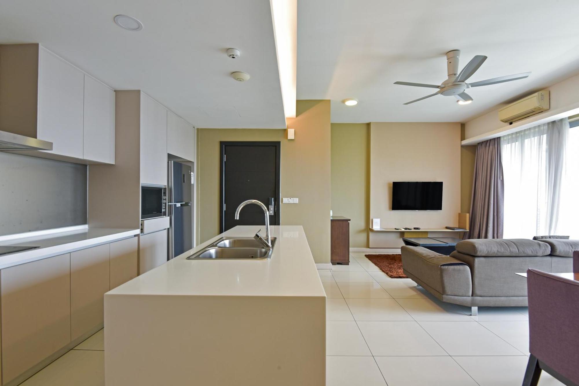 Sunday Hotel Near Petronas Twin Tower Formerly Suasana Suites Kuala Lumpur Exterior photo